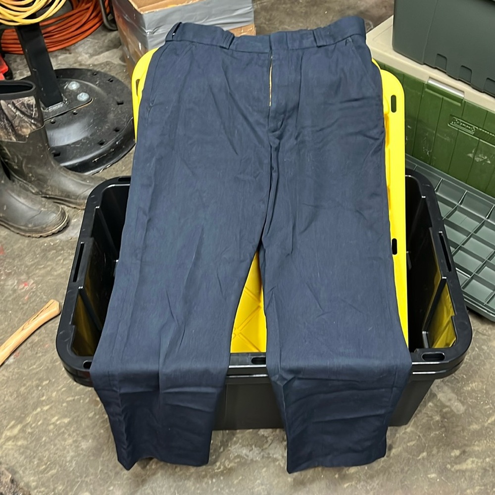 Lion Nomex III 33R duty pants